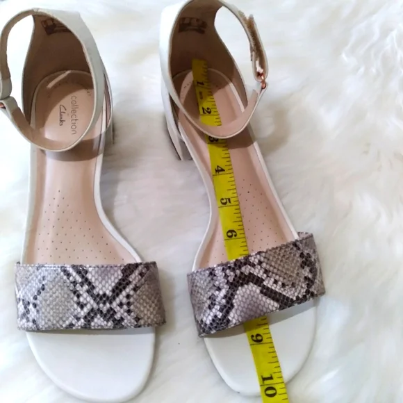 Clarks Women's Caroleigh Anya Ankle Strap Heeled Sandals Sz 9M - Picture 5 of 12
